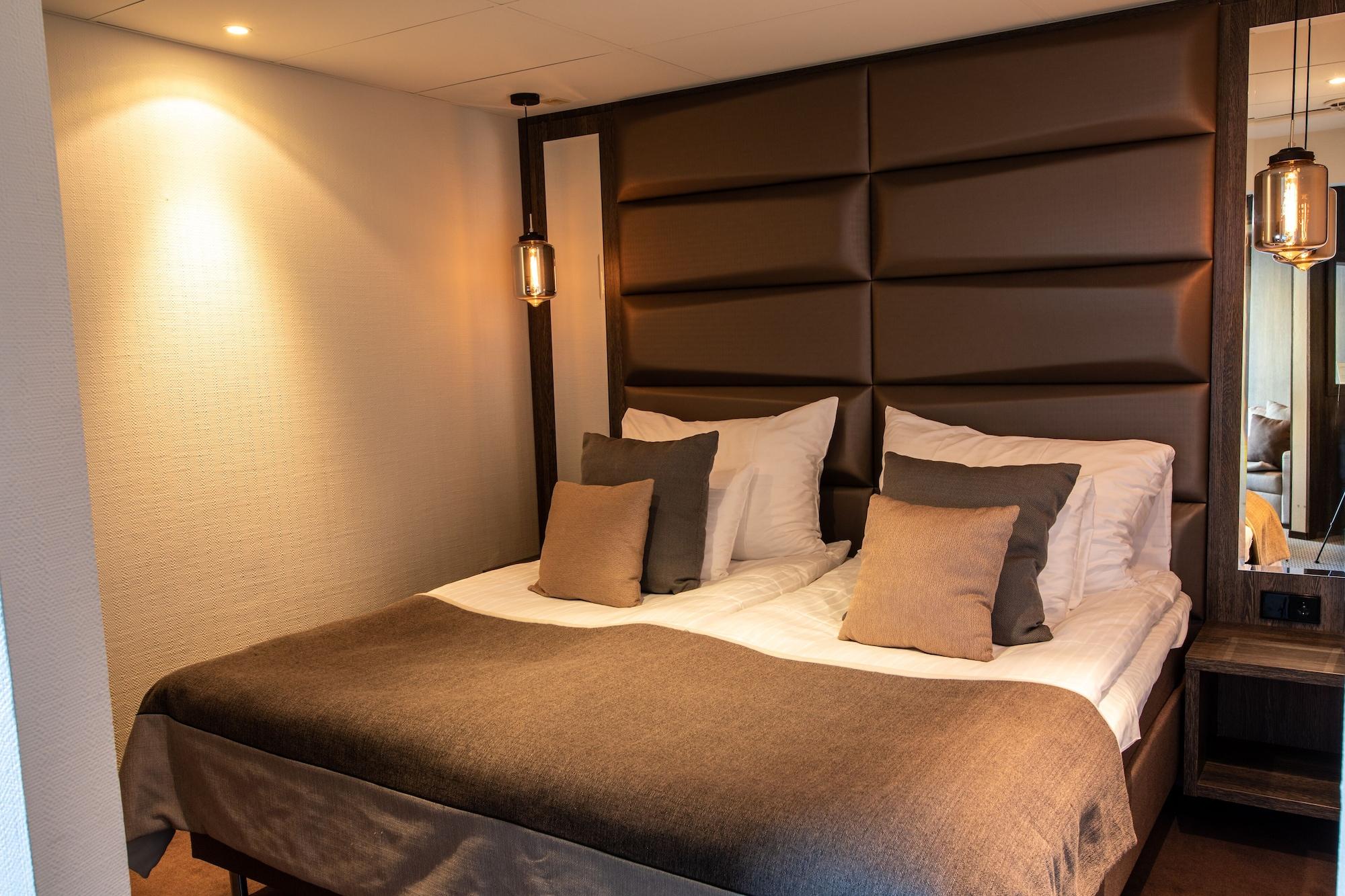 Hotell Soedra Berget ซุนด์สวาลล์ ภายนอก รูปภาพ